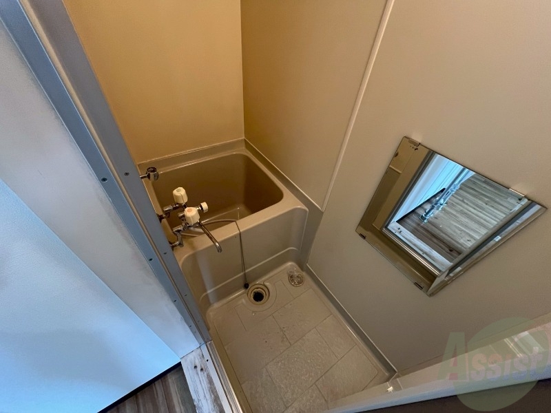 バス・シャワールーム　ユニットバスです。疲れを癒すのに欠かせませんね！