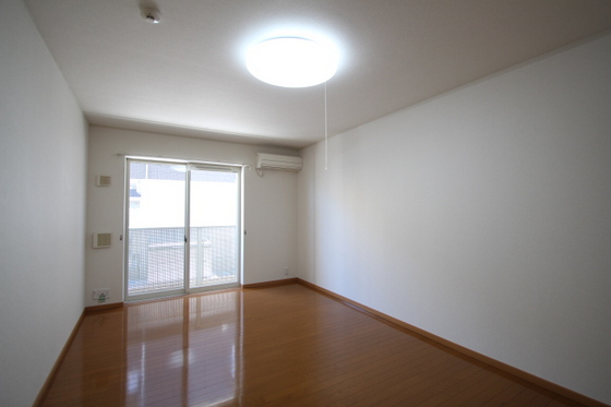 居室・リビング　※他号室の写真です