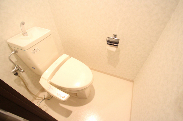 トイレ　※別室の参考写真です