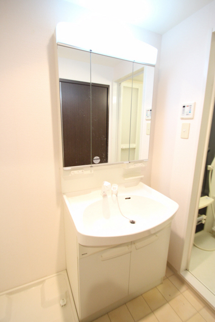 洗面設備　※別室の参考写真です