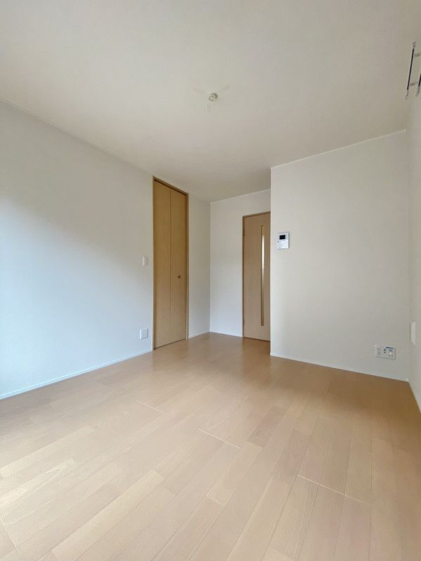 玄関　※全て別号室のお写真。内装等参考にしてください。