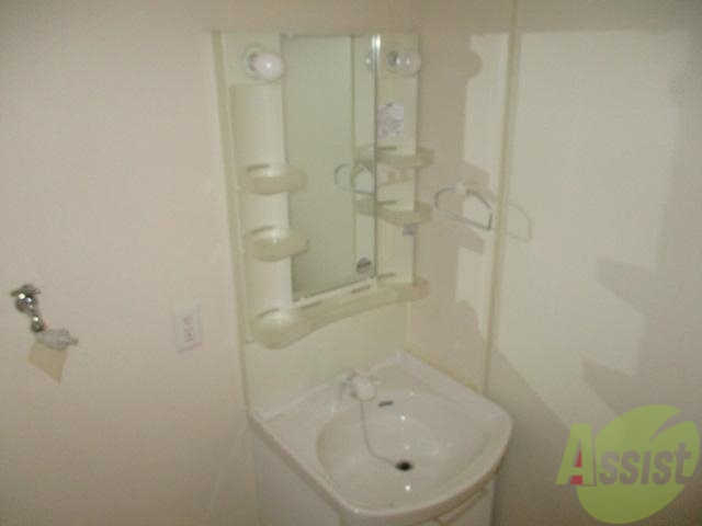 洗面設備　もちろん洗面台も独立です。