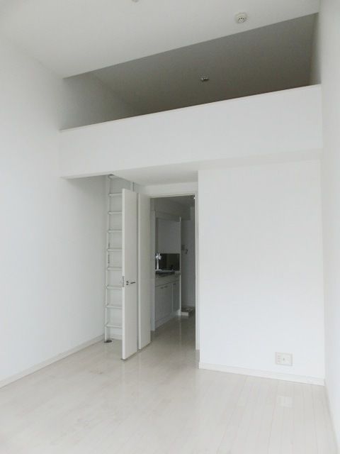 その他部屋・スペース　ロフト付の洋室です。