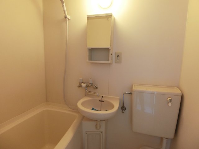 洗面設備　他のお部屋の参考写真となります。