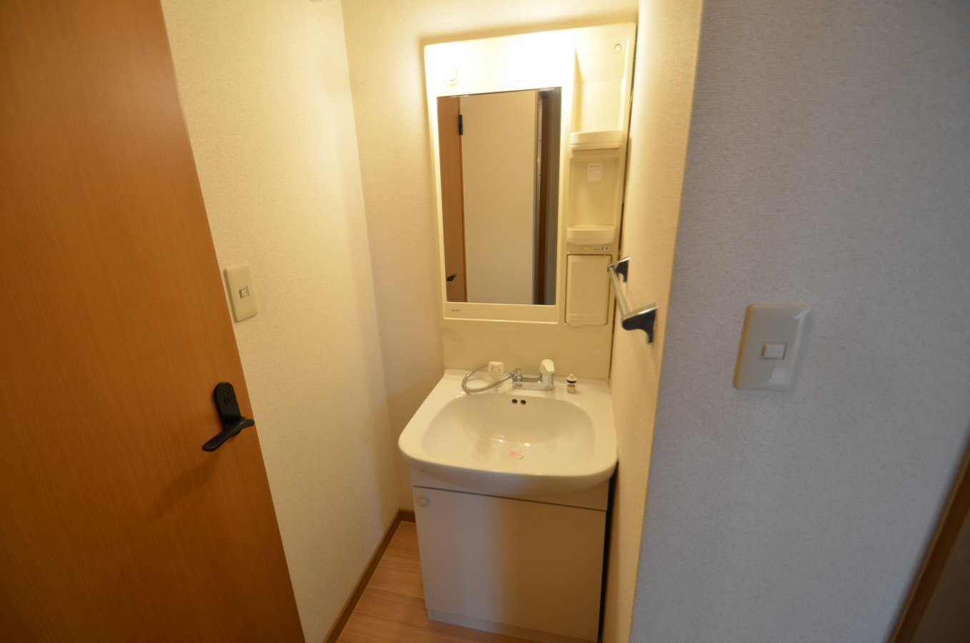 洗面設備　洗髪洗面化粧台