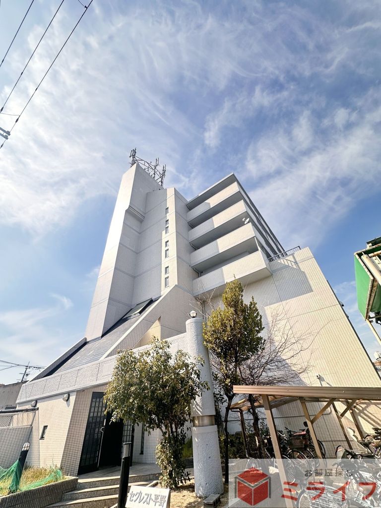 建物外観　シンプルで飽きのこないデザインの外観