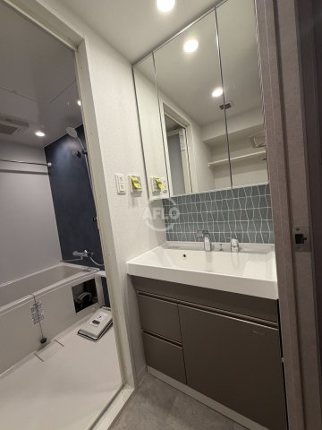 洗面設備　エスリードレジデンス ザ・グラン南堀江　独立洗面台