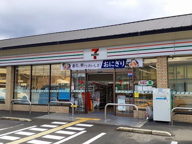 コンビニ　セブンイレブン 桃山町因幡店（コンビニ）まで300m