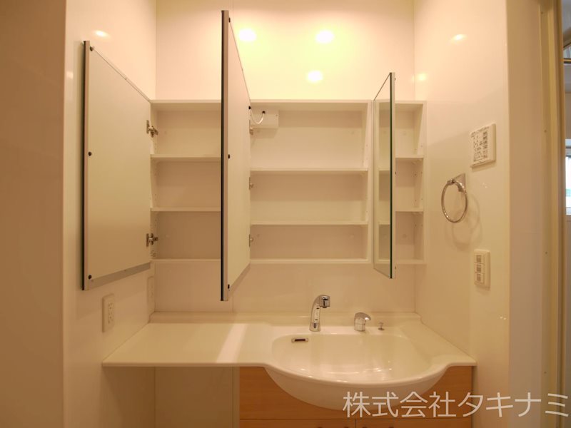 洗面設備　洗面台収納