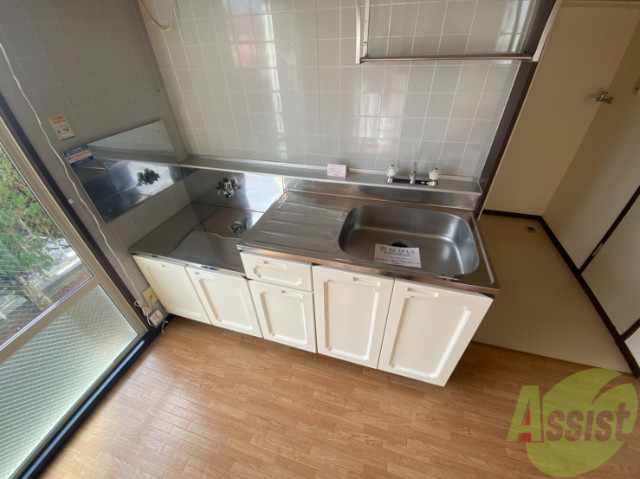 キッチン　キッチンは調理場も広々で料理がしやすそうです。