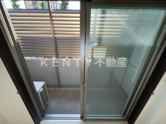 バルコニー　外からの目が気にならないバルコニーで洗濯物が干せます