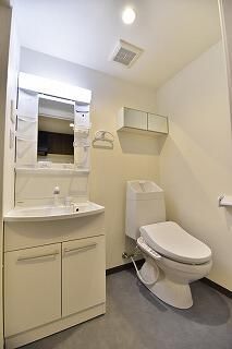 洗面設備　同仕様