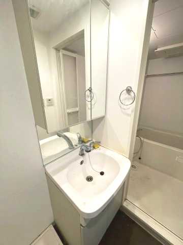 洗面設備　イメージとして同建物他部屋を表示していますイメージとして同建