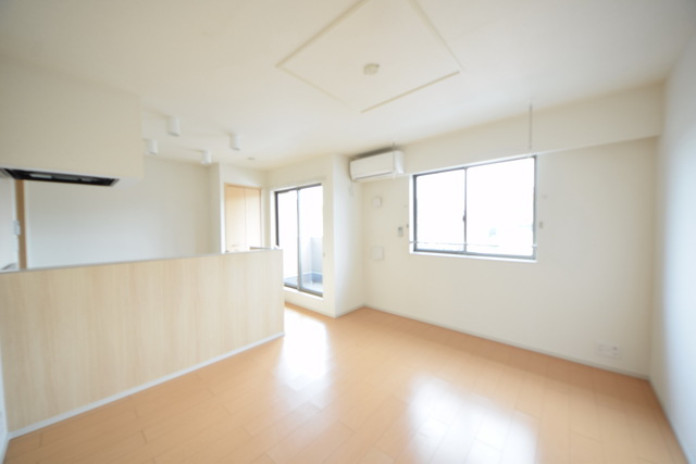 居室・リビング　あーいいにおいがしてきたっ