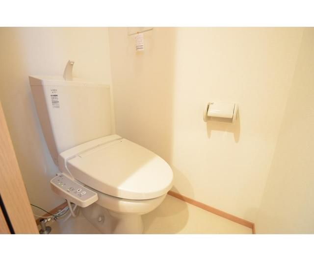 トイレ　ウォシュレット機能付き