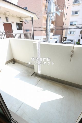 バルコニー　バルコニー付きで採光＆風通し良好！