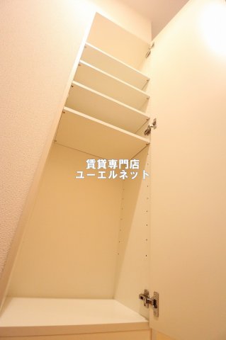 その他設備　収納力たっぷりのシューズボックスで玄関すっきり！
