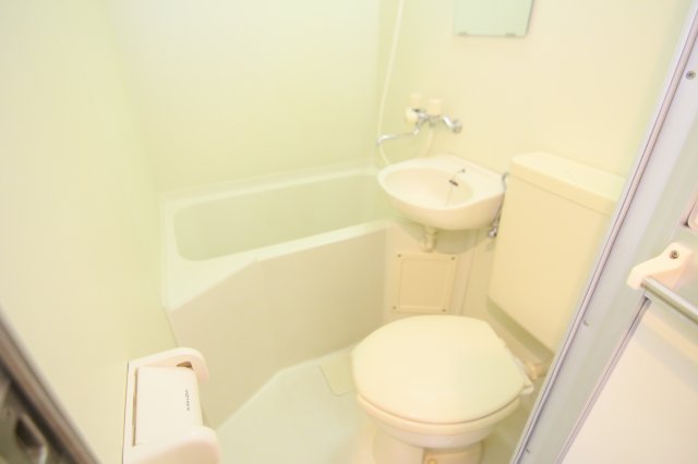 バス・シャワールーム　別部屋の参考写真です。