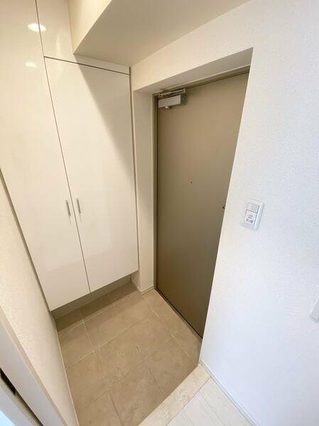 玄関　※同物件別部屋です。