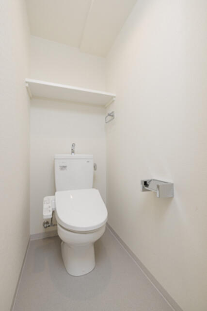 トイレ　※写真は同タイプ住戸です。