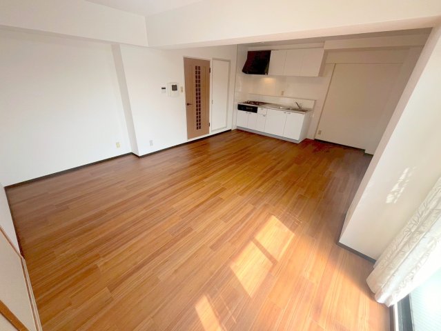 メゾンニュー大宮の居間写真