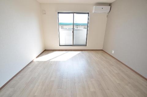 居室・リビング　室内