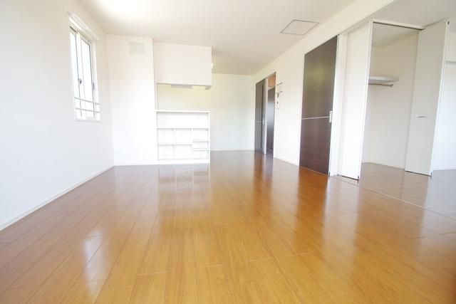 居室・リビング　★広々とした14帖のリビングです★