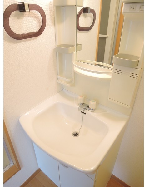 洗面設備　身支度に欠かせない独立洗面台♪