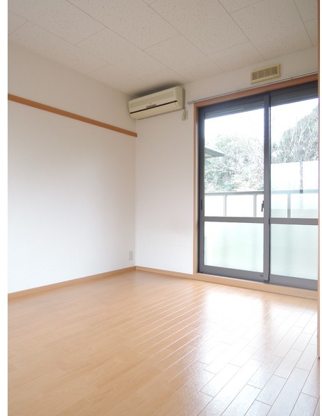 居室・リビング　開放感のあるゆったりとしたお部屋です♪