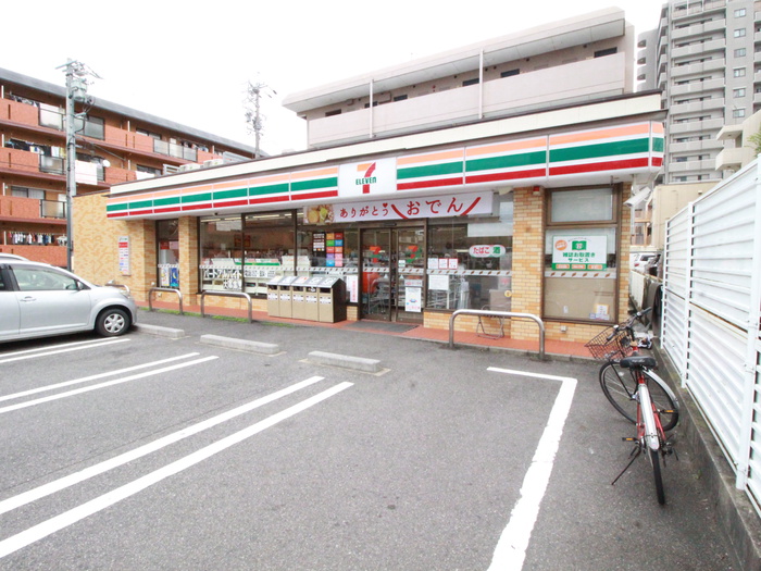 コンビニ　セブンイレブン（コンビニ）まで110m
