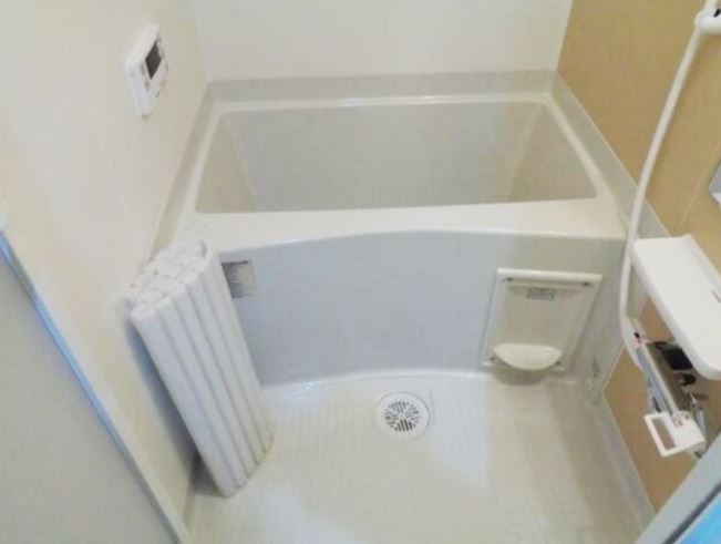 バス・シャワールーム　★浴室乾燥機付きバスルーム★