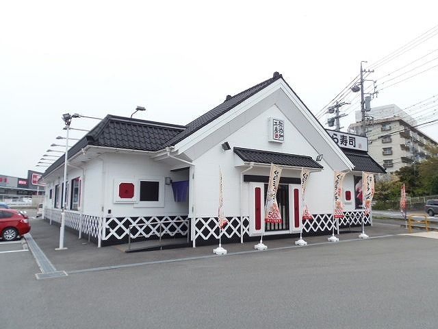 飲食店　くら寿司名張店様（飲食店）まで120m