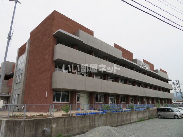 小学校　防府市立右田小学校（小学校）まで563m