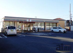 コンビニ　セブンイレブン川越月吉町店（コンビニ）まで300m
