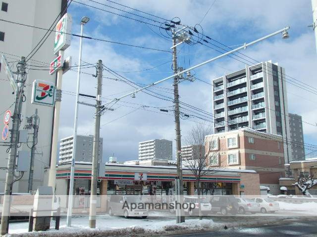 コンビニ　セブンイレブン（コンビニ）まで159m