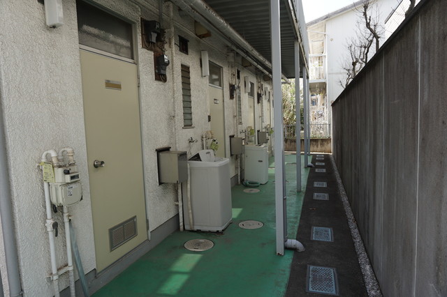 エントランス　中央線国立駅から徒歩１３分☆