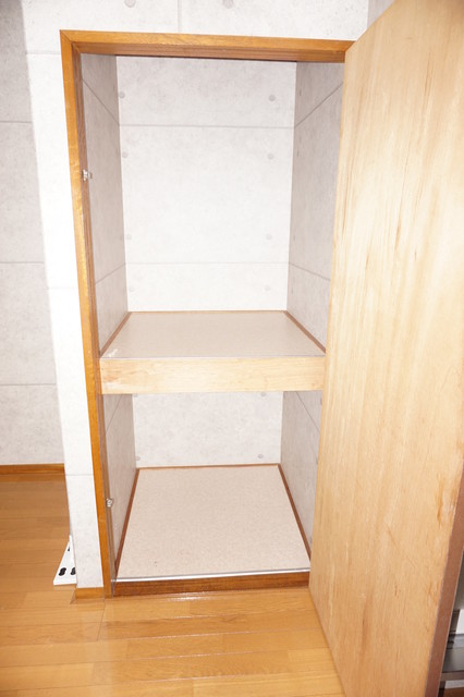 収納　収納ボックスを置いたり、工夫しながら衣類を収納できます♪