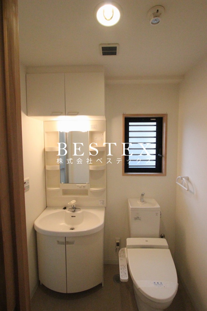 洗面設備　※同タイプ・別部屋の参考写真です。