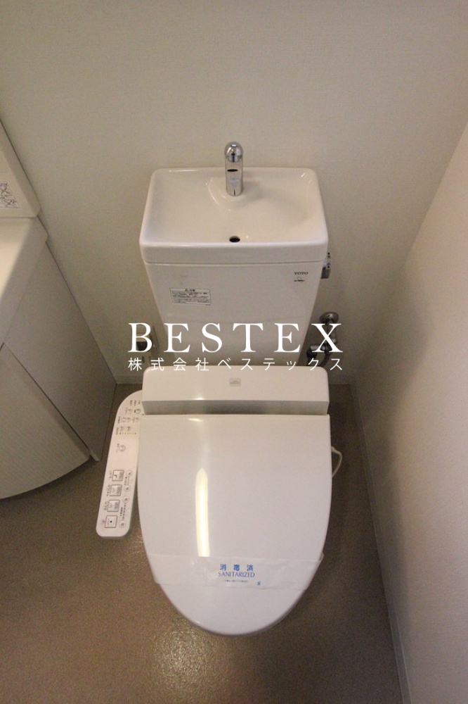 トイレ　※同タイプ・別部屋の参考写真です。