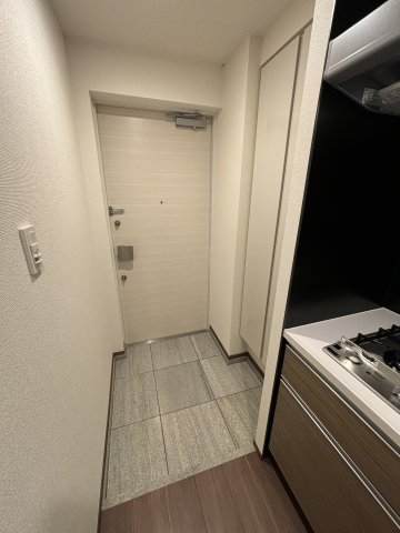 玄関　弊社は全物件が仲介手数料半月分でご紹介可能です！