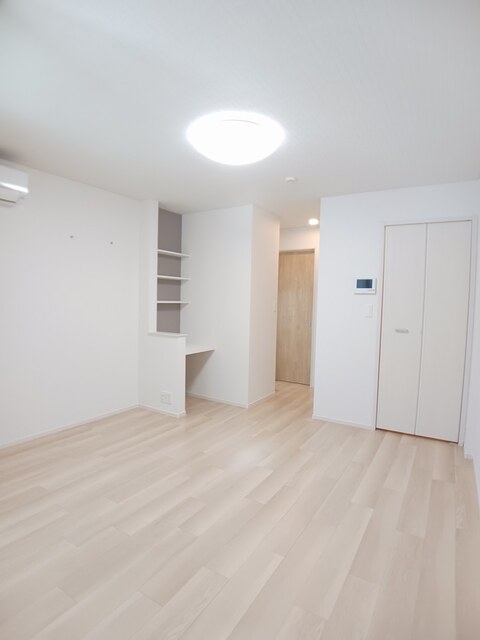 居室・リビング　マハーロＹＡＭＡＮＡＫＡ