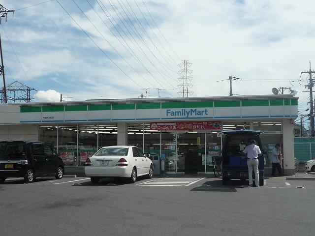 コンビニ　ファミリーマート 門真深田町店（コンビニ）まで114m