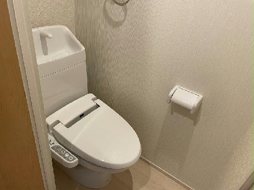 トイレ　温水洗浄便座