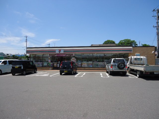 その他　セブンイレブン八幡楠橋南1丁目店（その他）まで643m