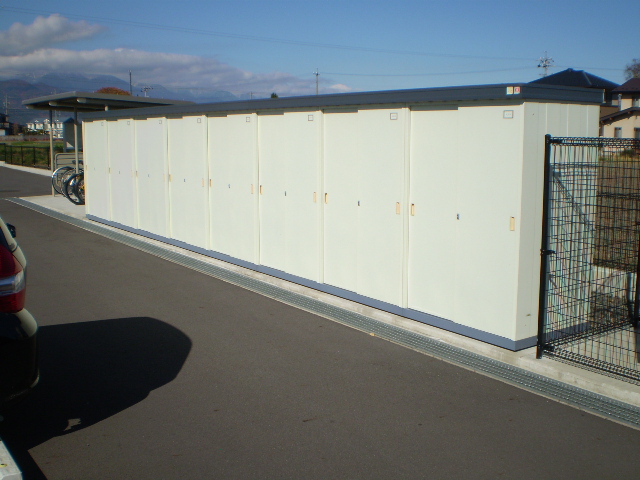 その他設備　各戸個別の屋外物置完備（冬用タイヤ等収納可能）