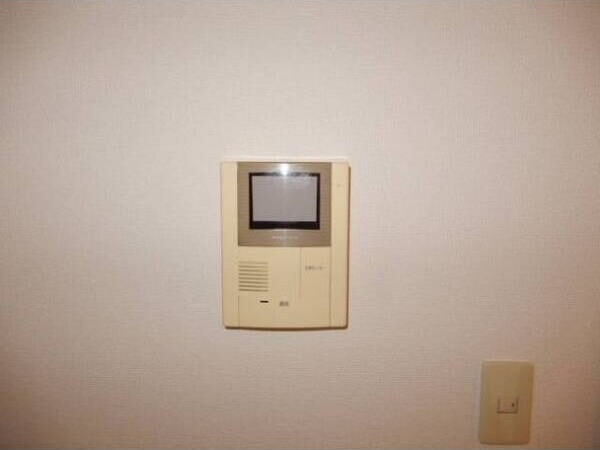 セキュリティ　来客の顔が見えて安心！TVモニターホン付きです♪