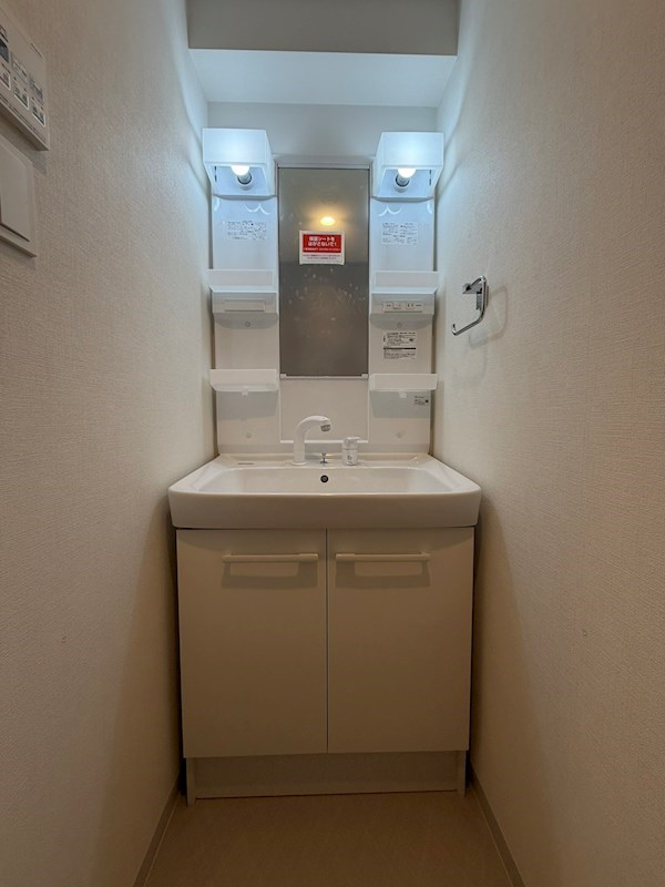 洗面設備　同タイプ別部屋の写真です