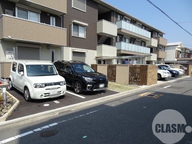 駐車場　敷地内駐車場