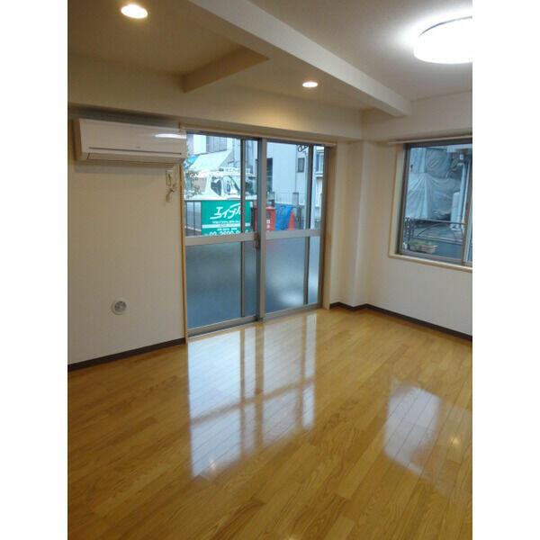 居室・リビング　?