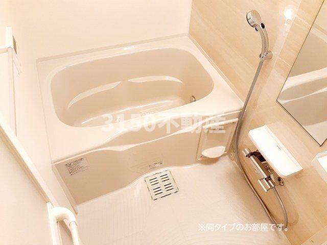 バス・シャワールーム　ゆったり過ごせるお風呂です